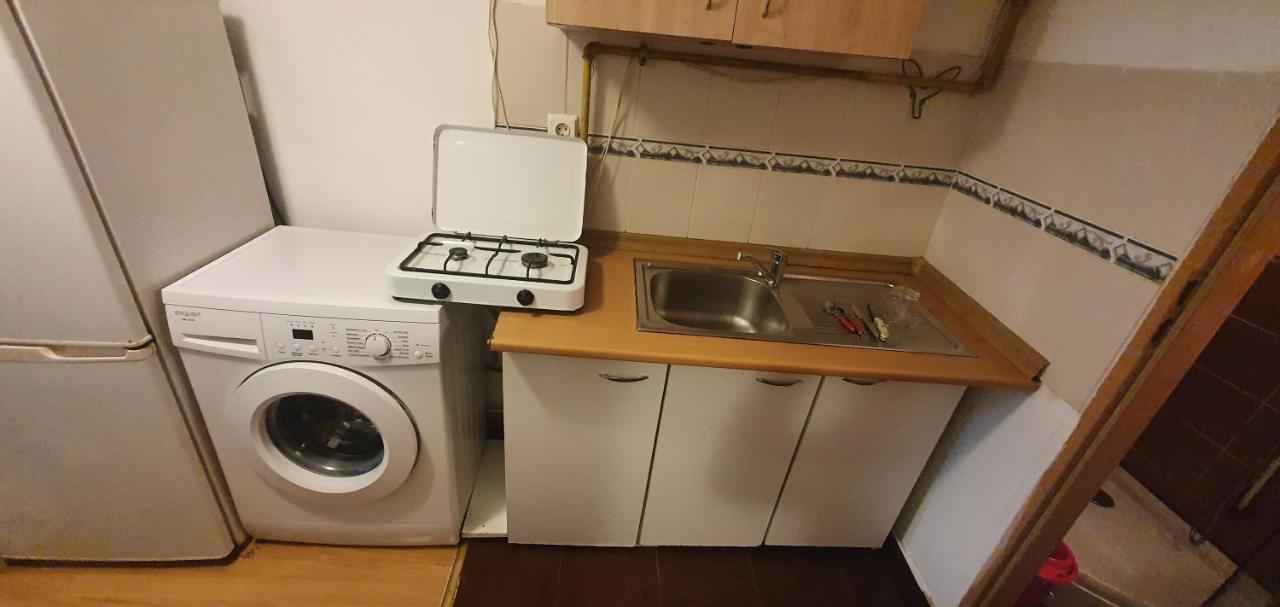 Five Studio Apartment คลูจ-นาโปกา ภายนอก รูปภาพ