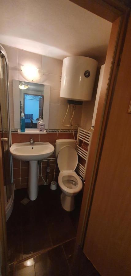 Five Studio Apartment คลูจ-นาโปกา ภายนอก รูปภาพ
